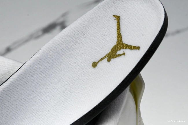Gold Jordan Metallic AQ9129-170 Retro 4 0918